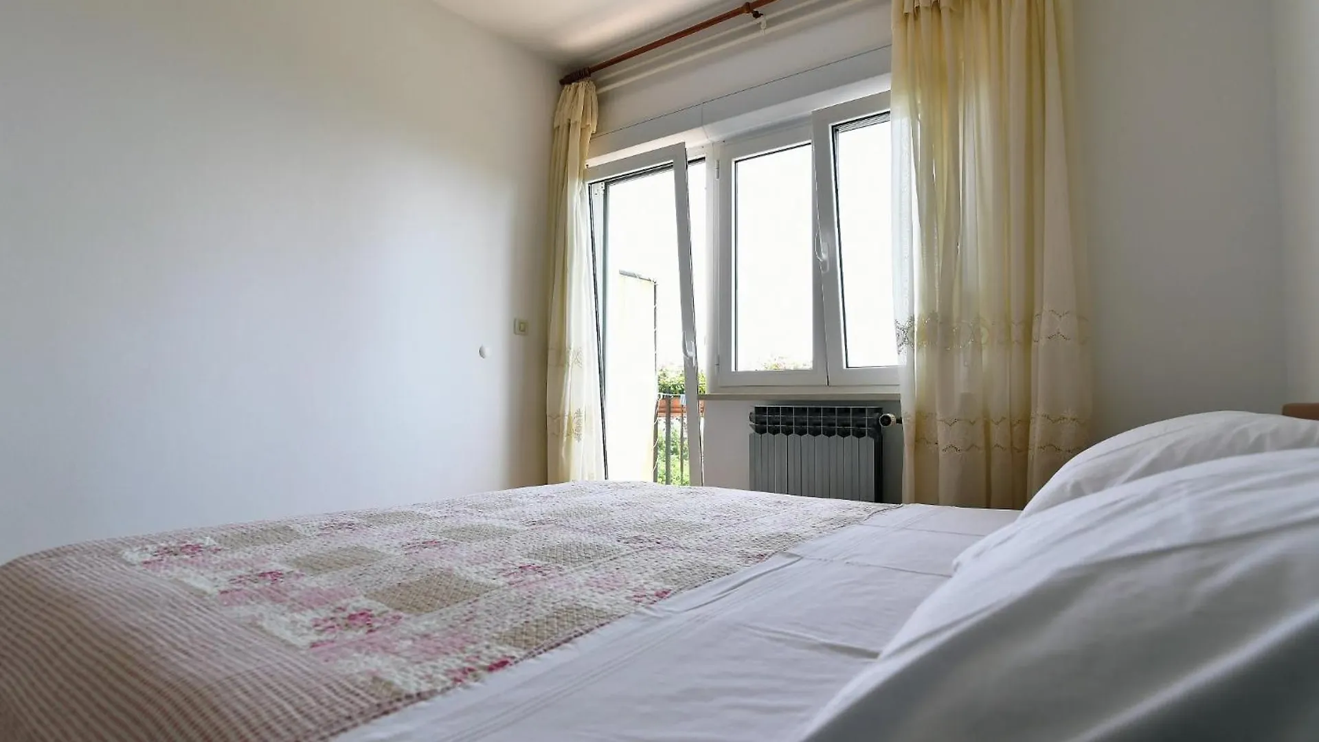 Bed & Breakfast Rooms With Breakfast & Apartment Valentin Moscenicka Draga