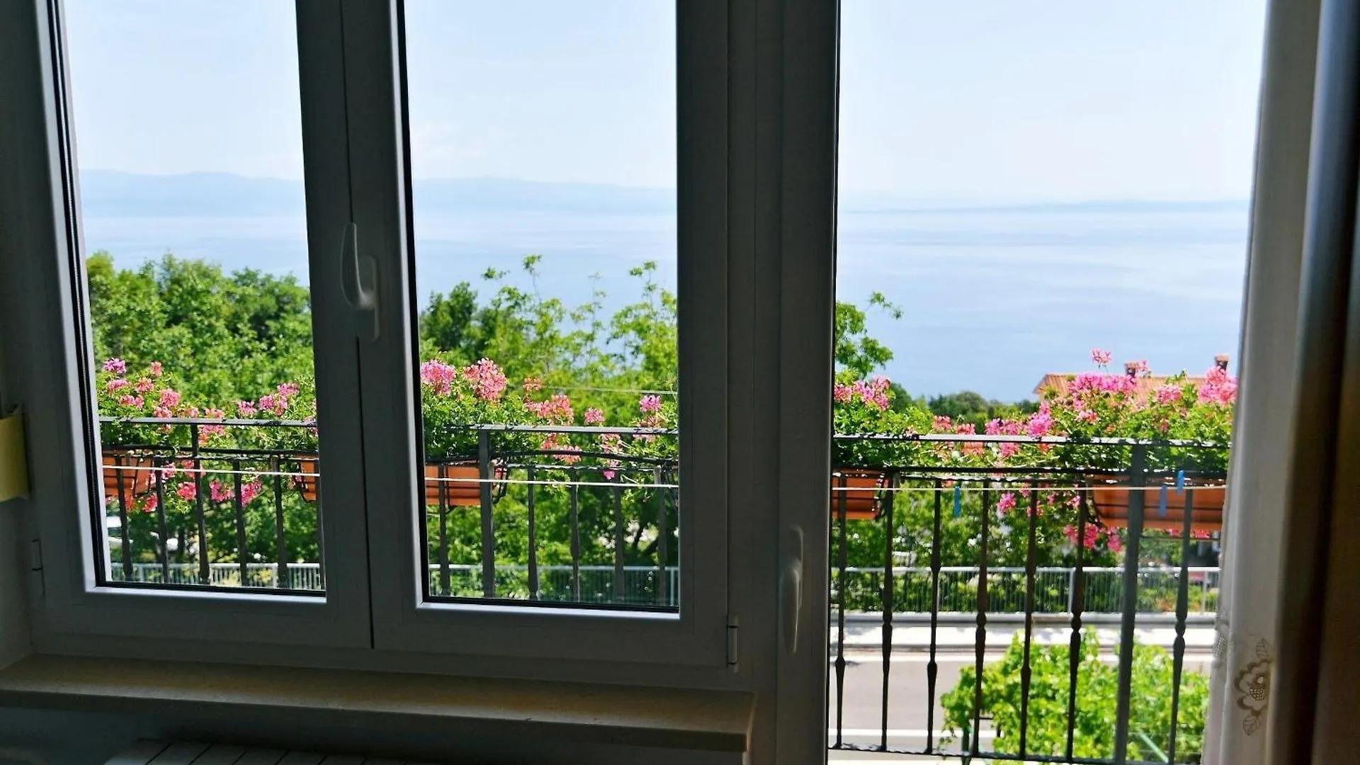 Bed & Breakfast Rooms With Breakfast & Apartment Valentin Moscenicka Draga