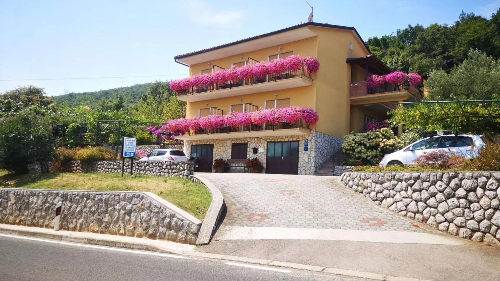 Rooms With Breakfast & Apartment Valentin Moscenicka Draga 0*,