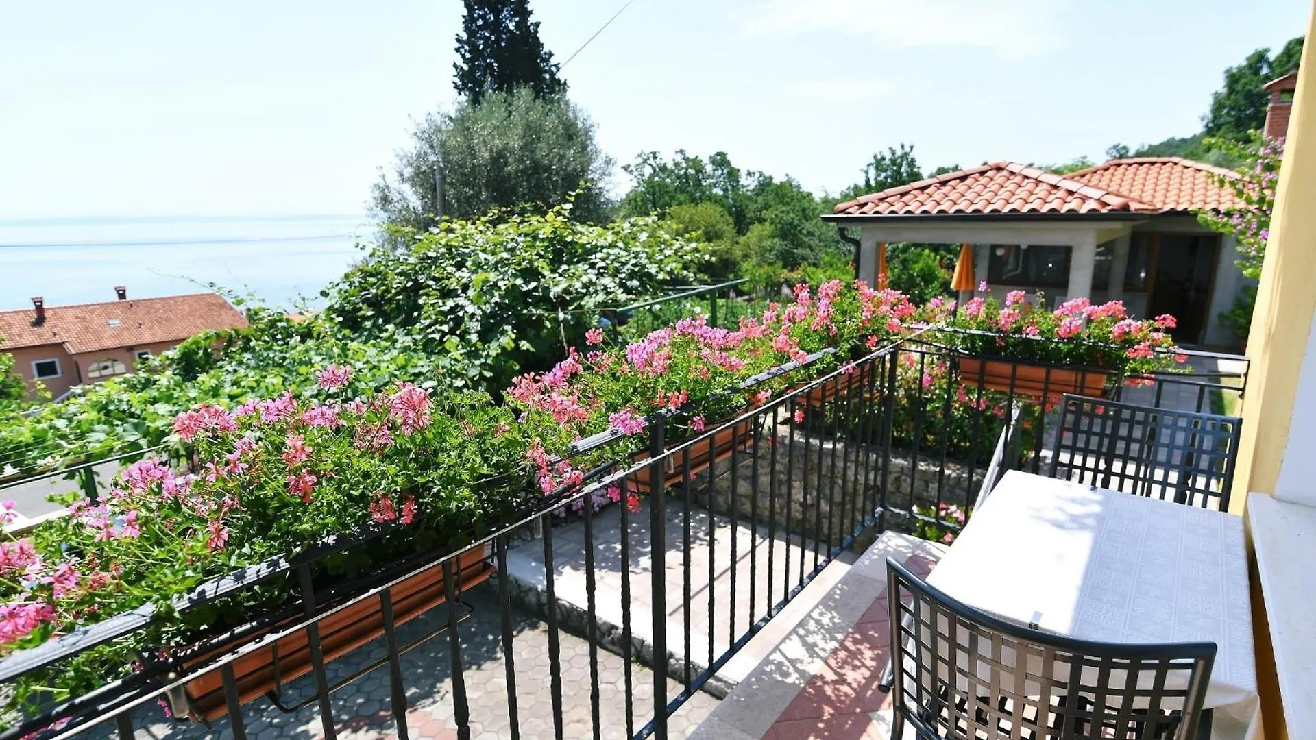 Bed & Breakfast Rooms With Breakfast & Apartment Valentin Moscenicka Draga